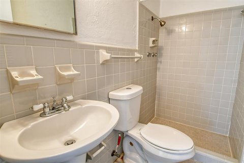 Condominio en alquiler en Sarasota, Florida, 2 dormitorios, 85.28 m2 № 1642890 - foto 19