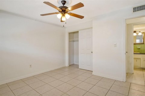 Condominio en alquiler en Sarasota, Florida, 2 dormitorios, 85.28 m2 № 1642890 - foto 22