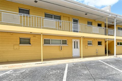 Condominio en alquiler en Sarasota, Florida, 2 dormitorios, 85.28 m2 № 1642890 - foto 2