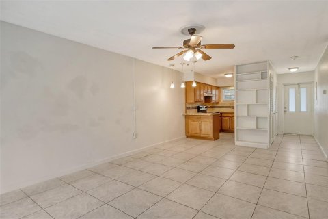 Condominio en alquiler en Sarasota, Florida, 2 dormitorios, 85.28 m2 № 1642890 - foto 11