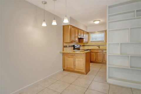 Condominio en alquiler en Sarasota, Florida, 2 dormitorios, 85.28 m2 № 1642890 - foto 13