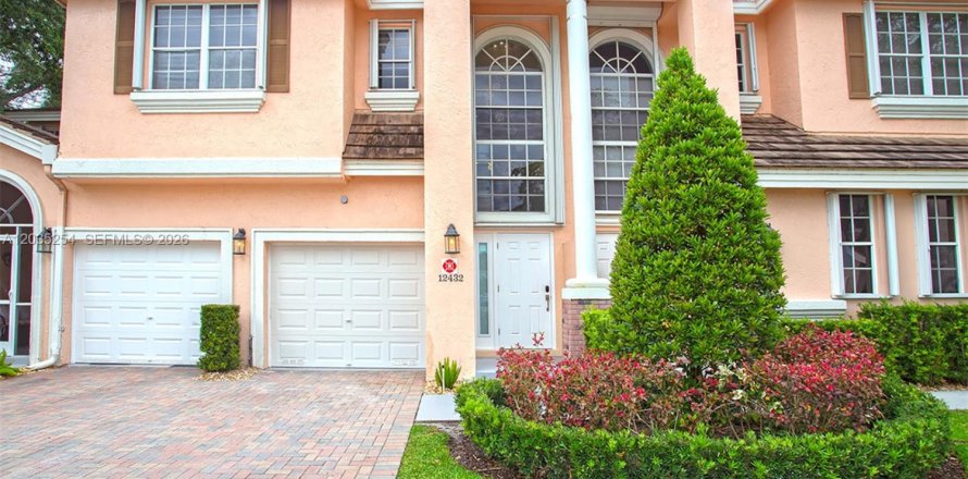 Condominio en Coral Springs, Florida, 3 dormitorios № 2154262