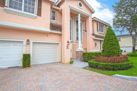 Condominio en venta en Coral Springs, Florida, 3 dormitorios, 171.4 m2 № 2154262 - foto 2