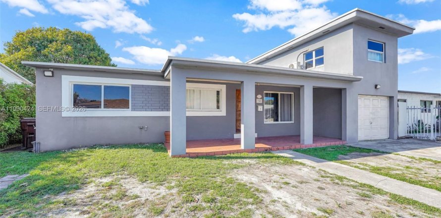 Casa en Hialeah, Florida 6 dormitorios, 204.76 m2 № 2074564