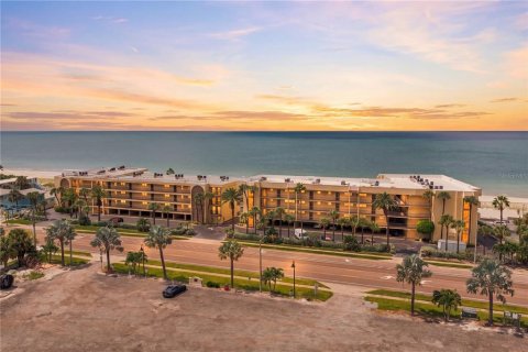 Condo à Belleair Beach, Floride, 2 chambres № 2373709