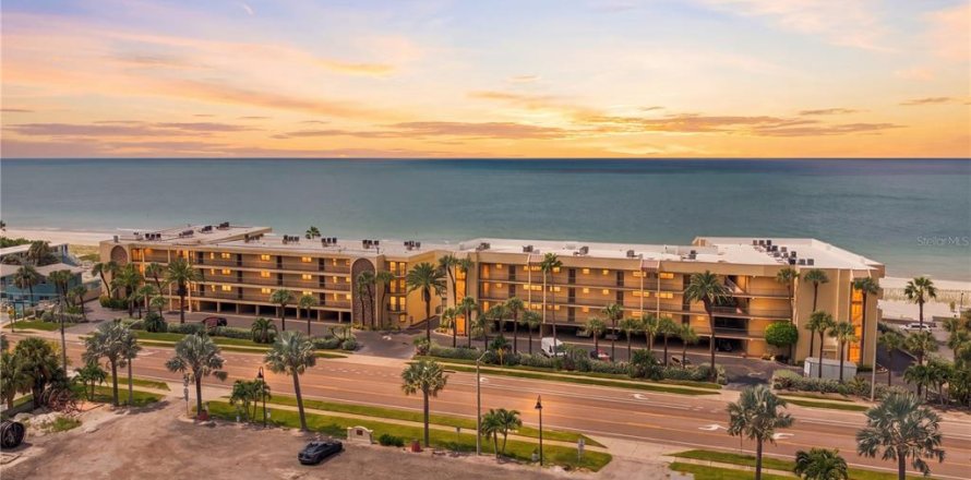 Condo à Belleair Beach, Floride, 2 chambres № 2373709