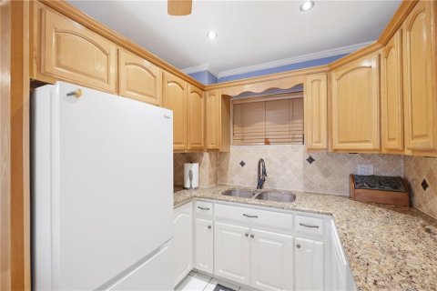 Copropriété à vendre à Belleair Beach, Floride: 2 chambres, 103.12 m2 № 2373709 - photo 12