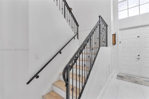 Купить виллу или дом в Корал-Спрингс, Флорида 5 спален, 265.51м2, № 1993488 - фото 11