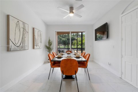 Купить виллу или дом в Корал-Спрингс, Флорида 5 спален, 265.51м2, № 1993488 - фото 22