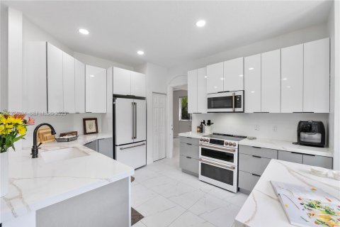 Купить виллу или дом в Корал-Спрингс, Флорида 5 спален, 265.51м2, № 1993488 - фото 26