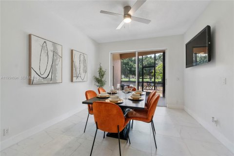 Купить виллу или дом в Корал-Спрингс, Флорида 5 спален, 265.51м2, № 1993488 - фото 24