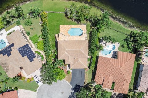 Купить виллу или дом в Корал-Спрингс, Флорида 5 спален, 265.51м2, № 1993488 - фото 8