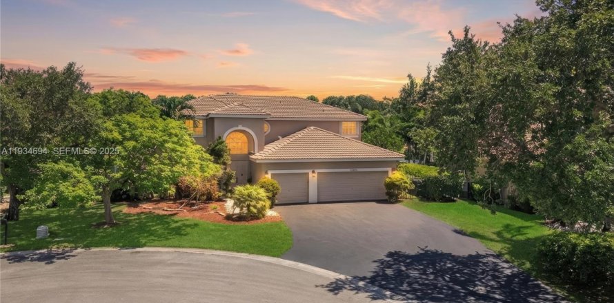 Дом в Корал-Спрингс, Флорида 5 спален, 265.51м2 № 1993488