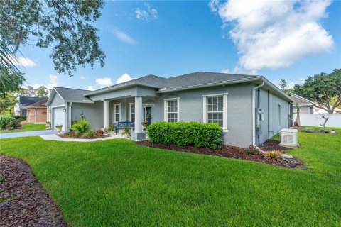 House in New Smyrna Beach, Florida 4 bedrooms, 209.03 sq.m. № 2094235 - photo 4