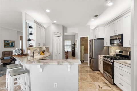 House in New Smyrna Beach, Florida 4 bedrooms, 209.03 sq.m. № 2094235 - photo 19