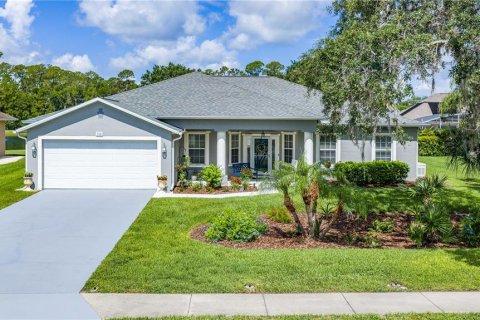 House in New Smyrna Beach, Florida 4 bedrooms, 209.03 sq.m. № 2094235 - photo 1