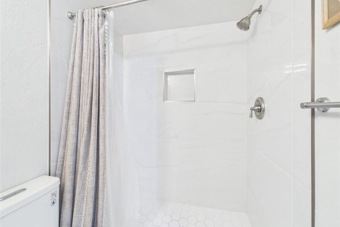 Commercial property in Sarasota, Florida 1 bedroom, 55.74 sq.m. № 2099021 - photo 16