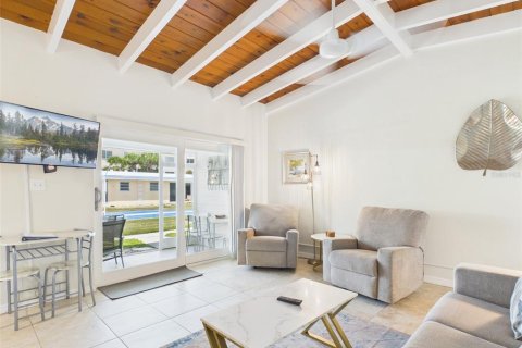Commercial property in Sarasota, Florida 1 bedroom, 55.74 sq.m. № 2099021 - photo 4