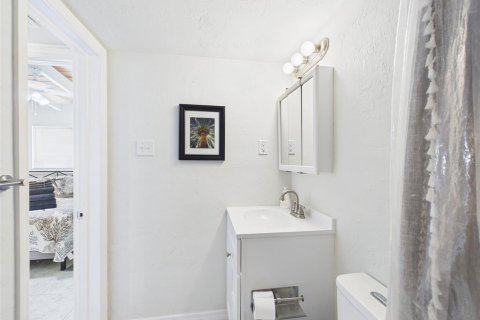 Commercial property in Sarasota, Florida 1 bedroom, 55.74 sq.m. № 2099021 - photo 17