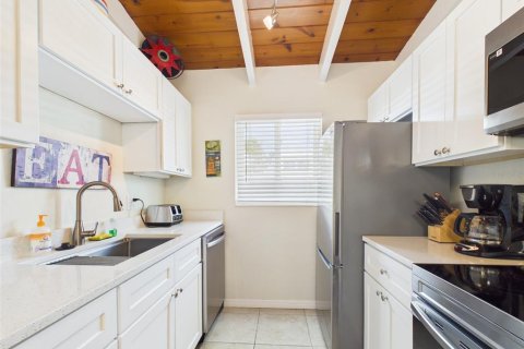 Commercial property in Sarasota, Florida 1 bedroom, 55.74 sq.m. № 2099021 - photo 11
