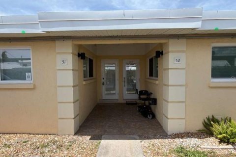 Commercial property in Sarasota, Florida 1 bedroom, 55.74 sq.m. № 2099021
