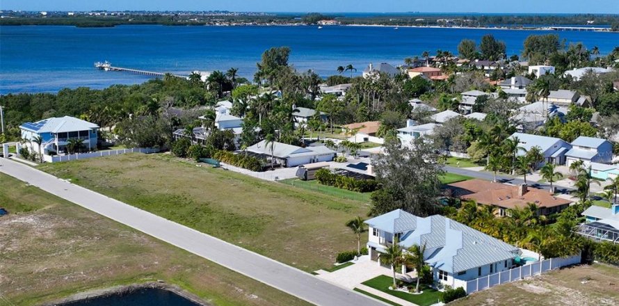 Land in Bradenton, Florida № 2109162