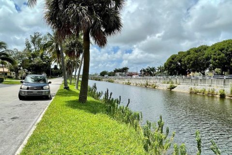 Condominio en venta en Pompano Beach, Florida, 2 dormitorios, 88.26 m2 № 2242689 - foto 4