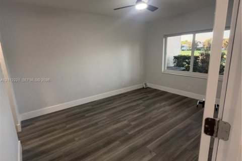 Villa ou maison à vendre à Tamarac, Floride: 2 chambres, 89.93 m2 № 2437464 - photo 6