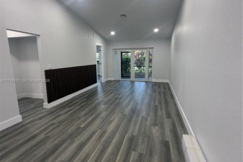 Villa ou maison à vendre à Tamarac, Floride: 2 chambres, 89.93 m2 № 2437464 - photo 5