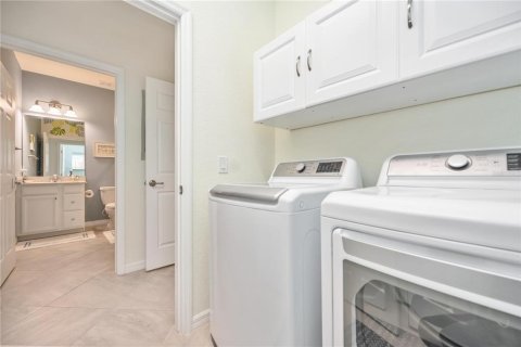 Condo in Venice, Florida, 3 bedrooms  № 2105723 - photo 23