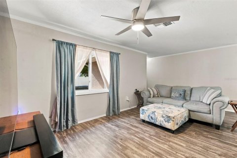 House in Tarpon Springs, Florida 3 bedrooms, 149.94 sq.m. № 2429604 - photo 8
