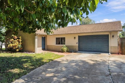 Villa ou maison à Tarpon Springs, Floride 3 chambres, 149.94 m2 № 2429604