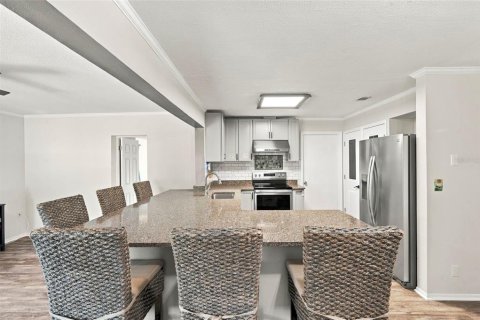 House in Tarpon Springs, Florida 3 bedrooms, 149.94 sq.m. № 2429604 - photo 3