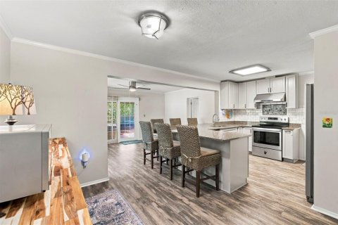 House in Tarpon Springs, Florida 3 bedrooms, 149.94 sq.m. № 2429604 - photo 10