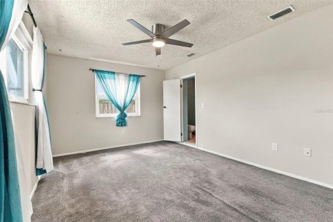 House in Tarpon Springs, Florida 3 bedrooms, 149.94 sq.m. № 2429604 - photo 30
