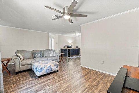 House in Tarpon Springs, Florida 3 bedrooms, 149.94 sq.m. № 2429604 - photo 9