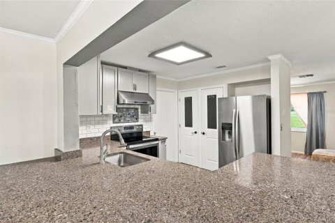 House in Tarpon Springs, Florida 3 bedrooms, 149.94 sq.m. № 2429604 - photo 13