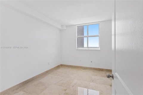 Copropriété à vendre à Miami, Floride: 3 chambres, 144.09 m2 № 2409414 - photo 23