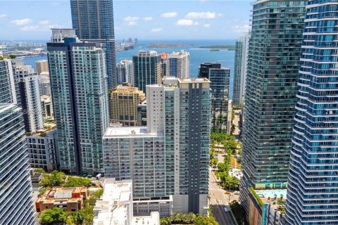 Condo à Miami, Floride, 3 chambres  № 2409414