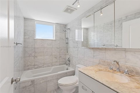 Copropriété à vendre à Miami, Floride: 3 chambres, 144.09 m2 № 2409414 - photo 26