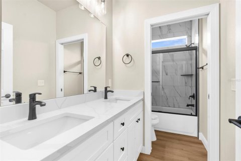 House in Weeki Wachee, Florida 4 bedrooms, 201.23 sq.m. № 1847201 - photo 9