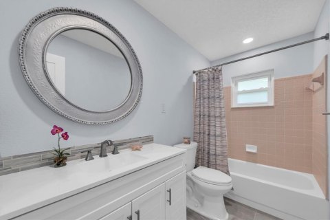 House in Saint Pete Beach, Florida 3 bedrooms, 130.06 sq.m. № 2209295 - photo 29