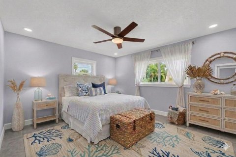 House in Saint Pete Beach, Florida 3 bedrooms, 130.06 sq.m. № 2209295 - photo 27