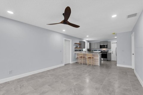 House in Saint Pete Beach, Florida 3 bedrooms, 130.06 sq.m. № 2209295 - photo 19