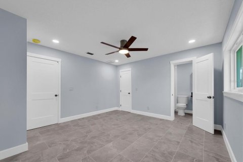 House in Saint Pete Beach, Florida 3 bedrooms, 130.06 sq.m. № 2209295 - photo 22