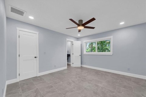 House in Saint Pete Beach, Florida 3 bedrooms, 130.06 sq.m. № 2209295 - photo 24