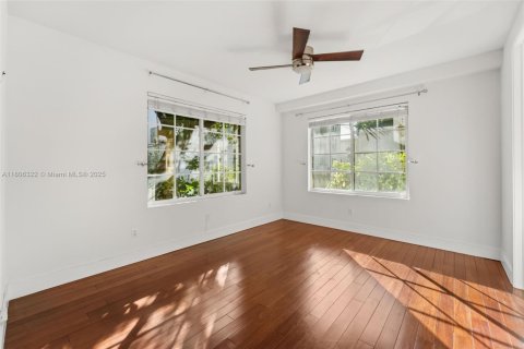 Condominio en venta en Miami Beach, Florida, 1 dormitorio, 76.74 m2 № 1738982 - foto 14