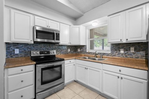Villa ou maison à louer à Port St. Lucie, Floride: 3 chambres, 117.43 m2 № 2286047 - photo 9