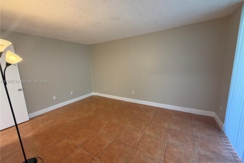 Снять в аренду квартиру в Норт-Бей-Виллидж, Флорида 1 спальня, 57.6м2, № 2044146 - фото 9