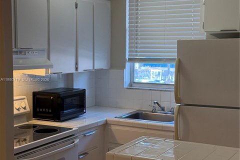 Снять в аренду квартиру в Норт-Бей-Виллидж, Флорида 1 спальня, 57.6м2, № 2044146 - фото 21